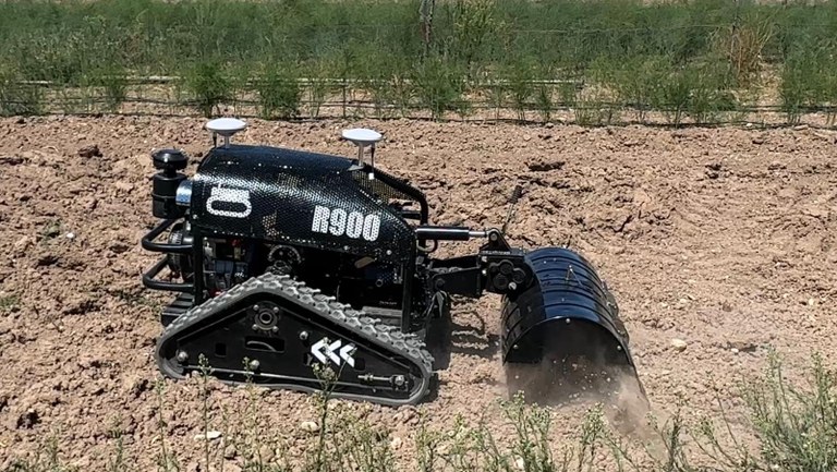 Ampliar 'Rotavator Autonomo WallyUGV R900'